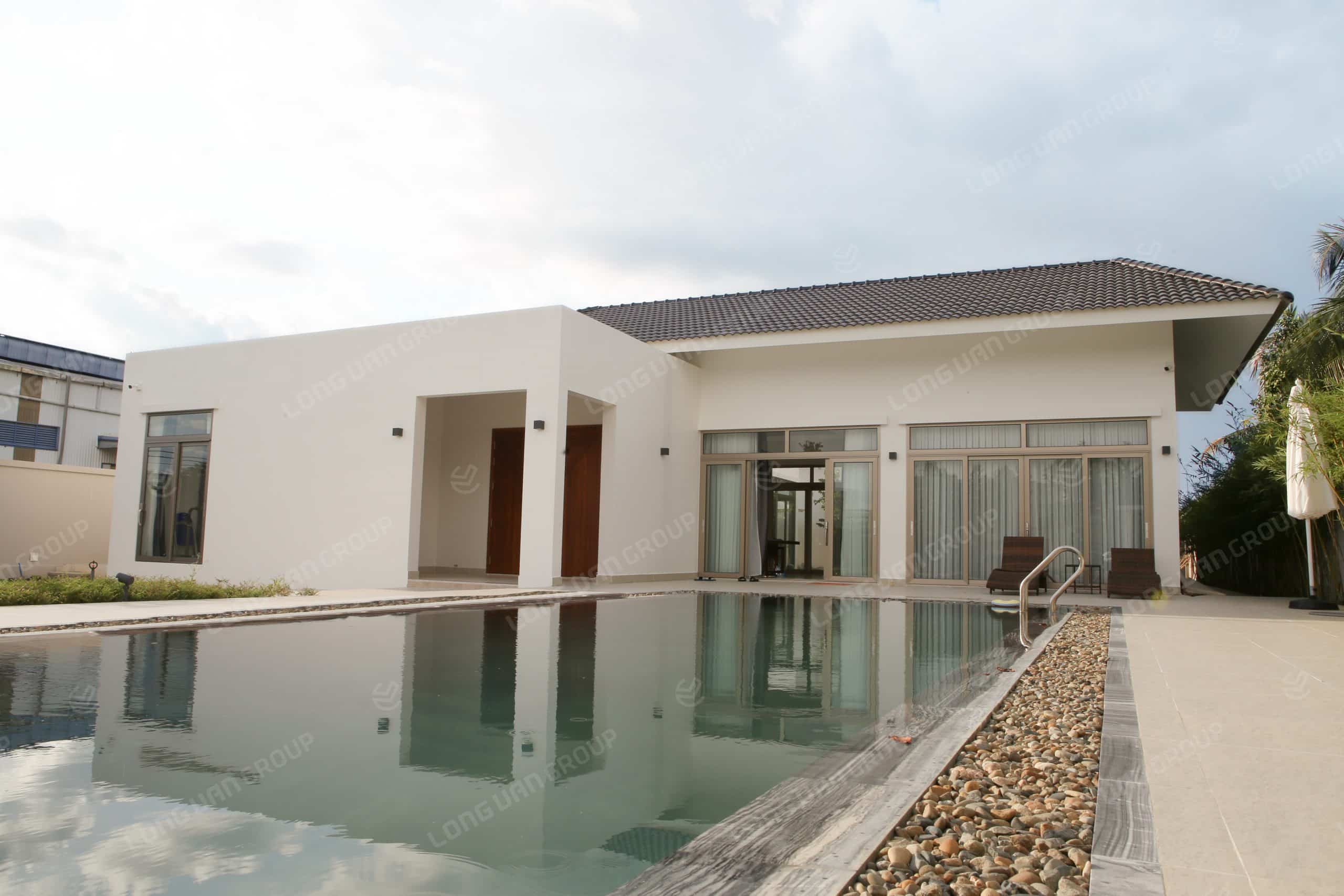 Ngôi nhà phong cách resort nằm ở Thị trấn Long Phú, Sóc Trăng, thuộc miền Tây Nam Bộ