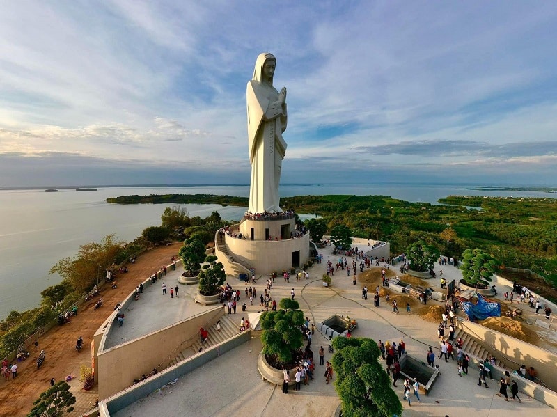 Tượng Đức Mẹ cao nhất Việt Nam có chiều cao 50m